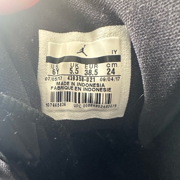 Jordan 13 Retro - Picture 5 of 6